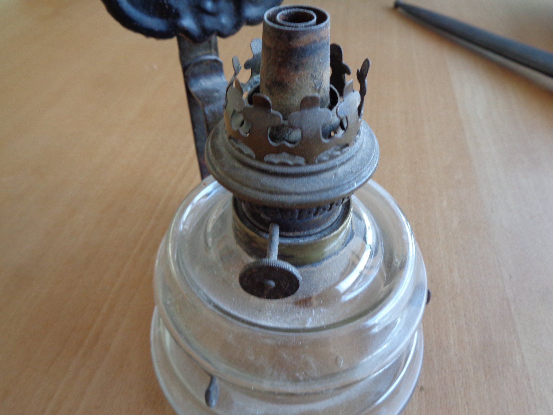 Lampade: Petrollampe  antik Wandmodell – Usato da Schmitten FR venduto da aargi49 3