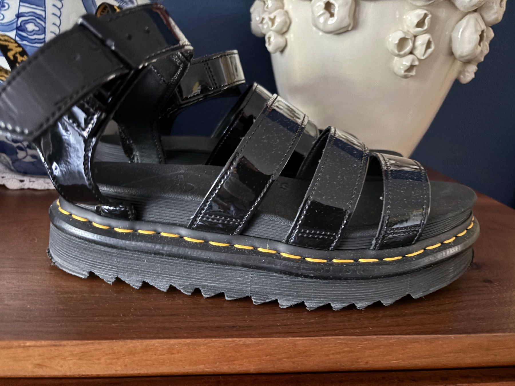 Dr. Martens Damenschuhe: BLAIRE BLACK PATENT LAMPER Schwarz – Gebraucht aus Zürich von STYLEHAUS 1