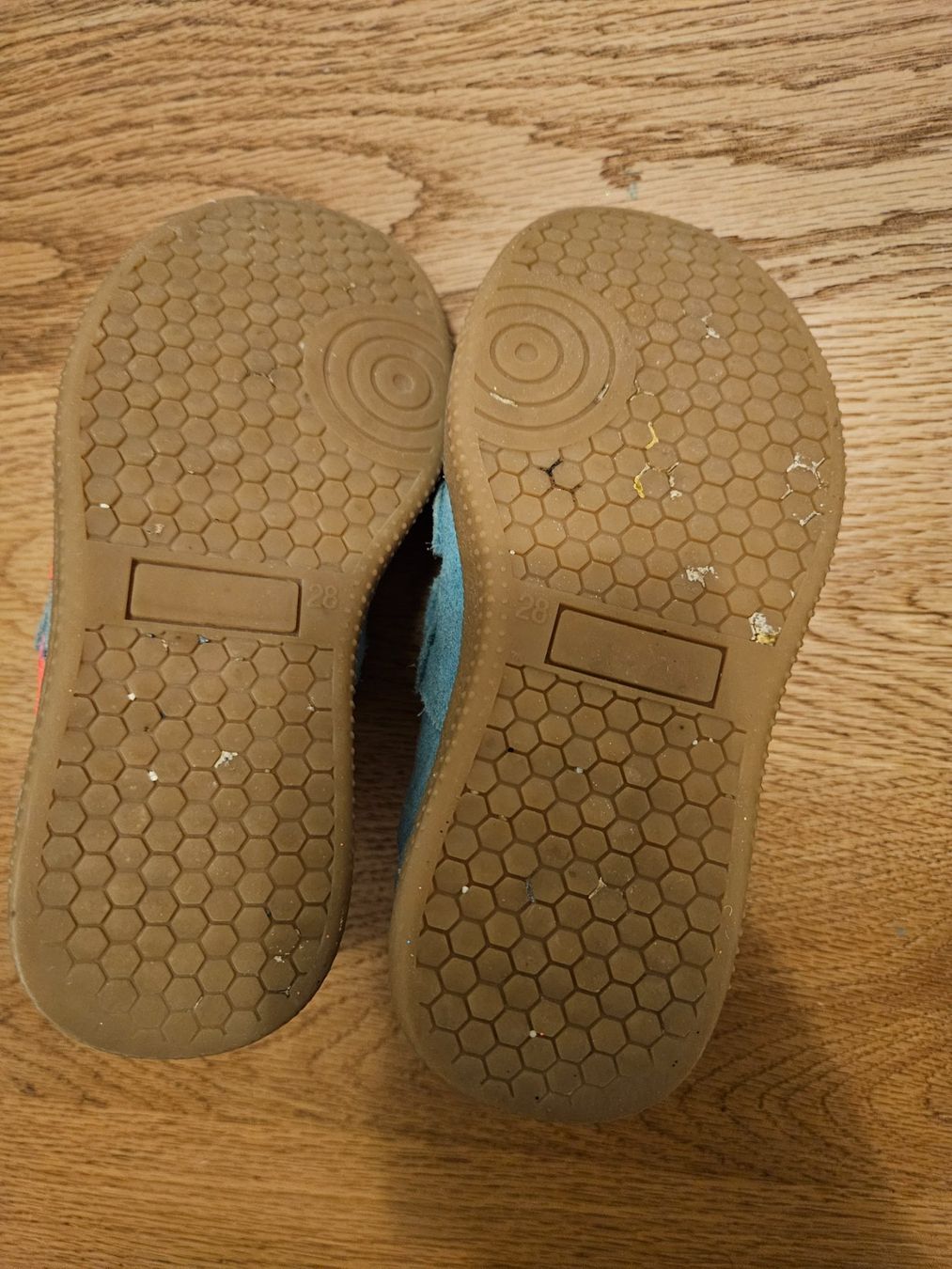 Scarpe per ragazzi: Turnschuhe von Acebos Grösse 28 – Usato da Luzern venduto da Livlivliv 4