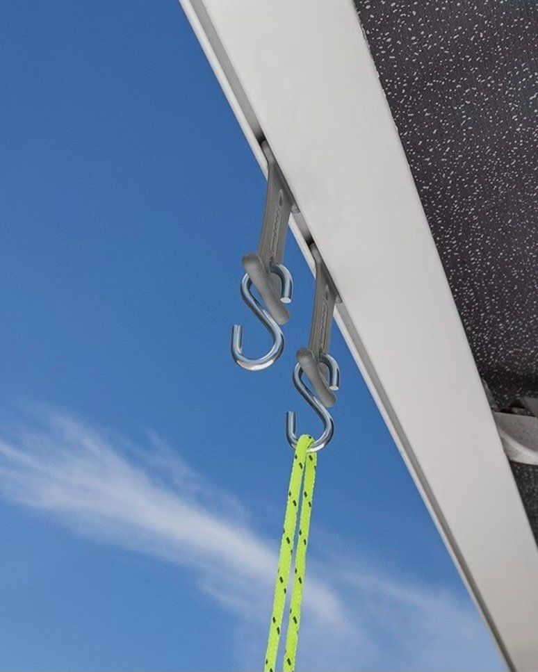 Wandhalterungen: Camping Befestigungen Kederschiene – Gebraucht aus Buchs AG von EasyPeasy