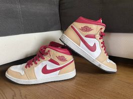 Air Jordan 1 Mid Grösse 44