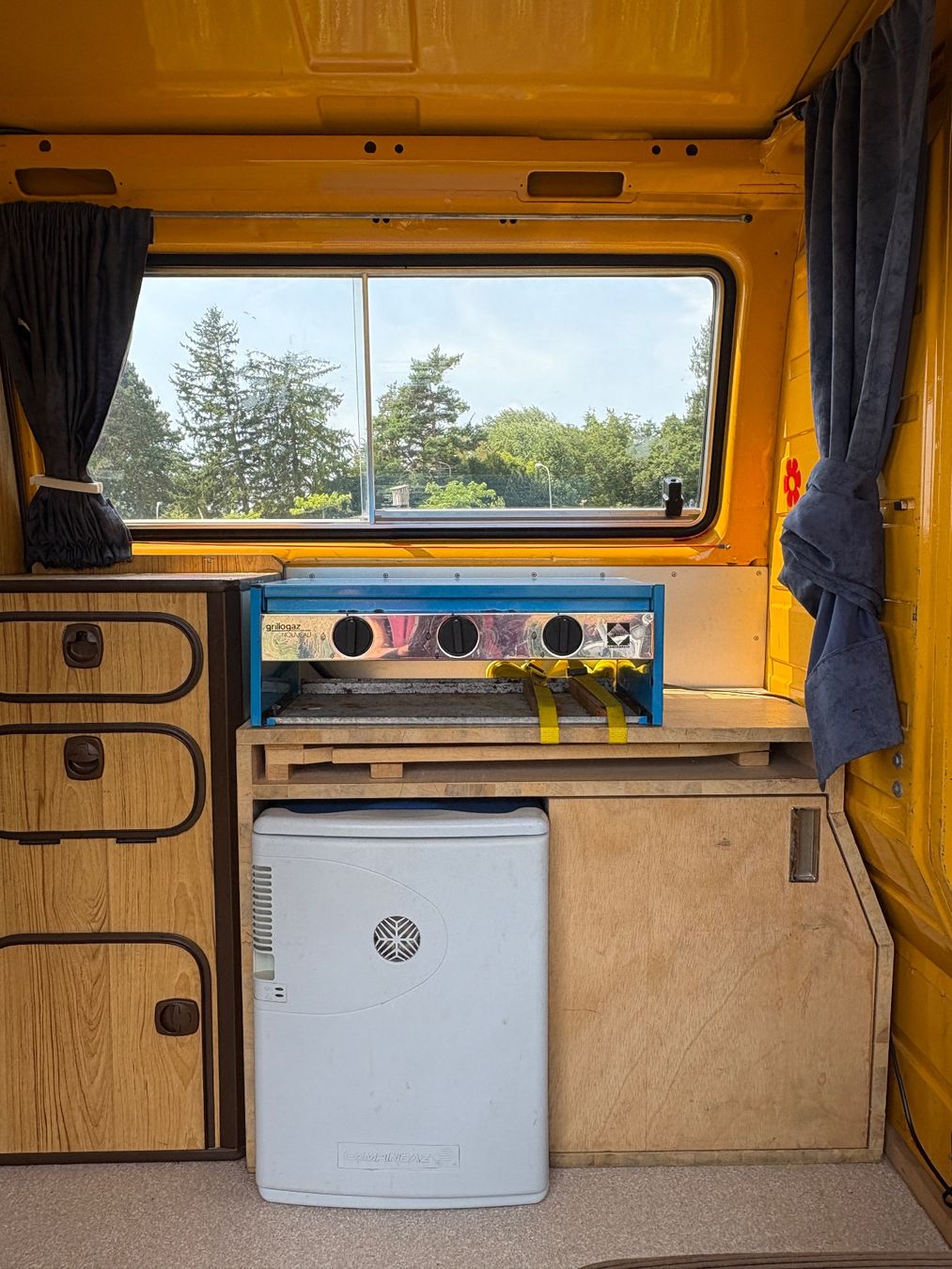 Westfalia Veicoli da campeggio: VW Bus, Westfalia - Ausbau – Usato da Wettingen venduto da Plixie 6