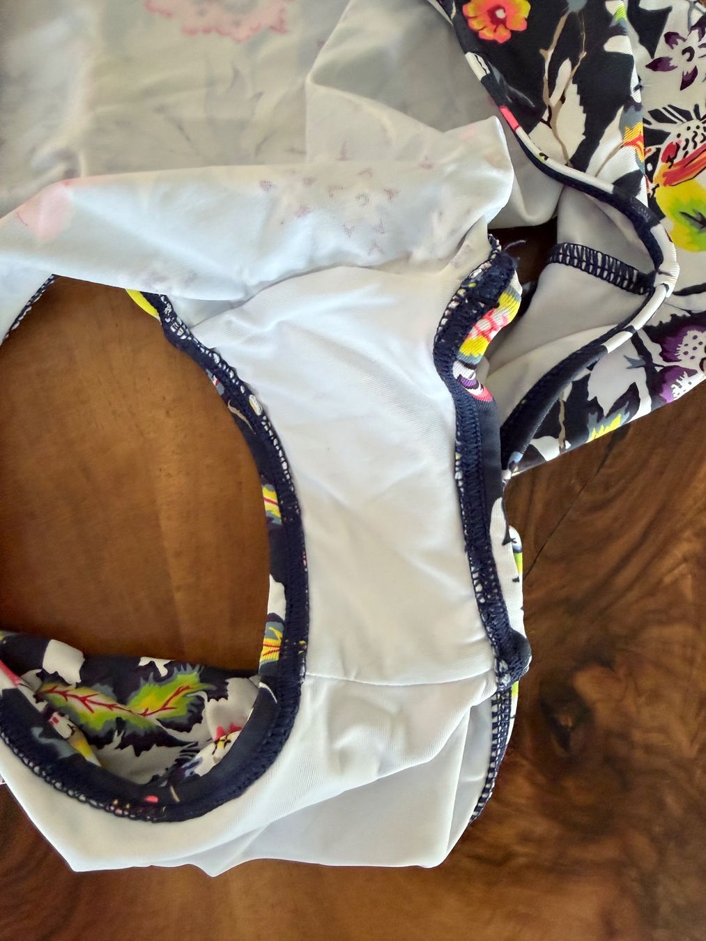 Esprit Badekleider & Bikinis: Bikini, Esprit, Oberteil Grösse 38B, Hose Grösse 40 – Gebraucht aus Haslen AI von s176 8