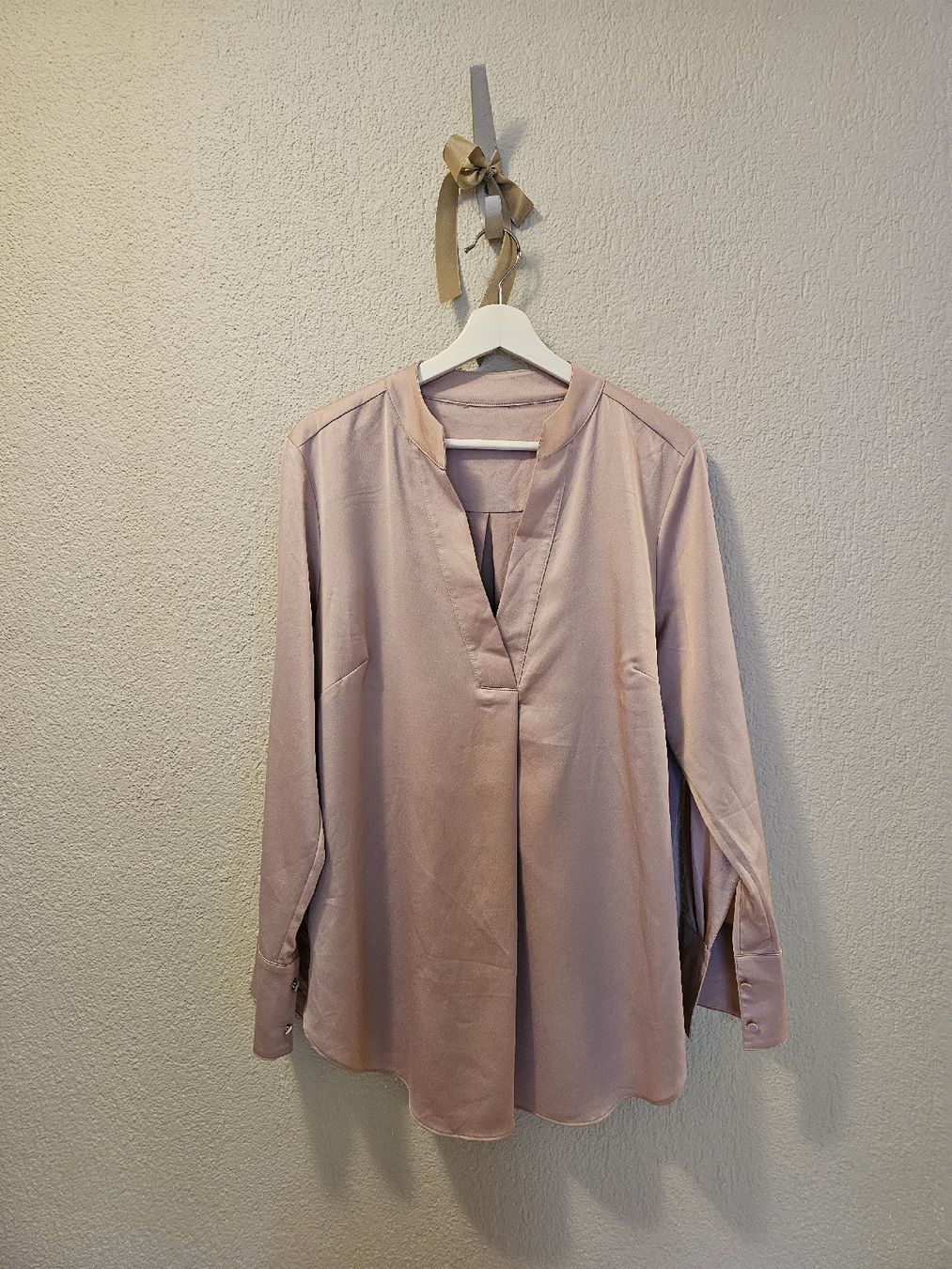H&M Camicette: Edles Satin-Blusenshirt, Grösse L, leicht glänzend – Usato da Bern venduto da Oscarella 3