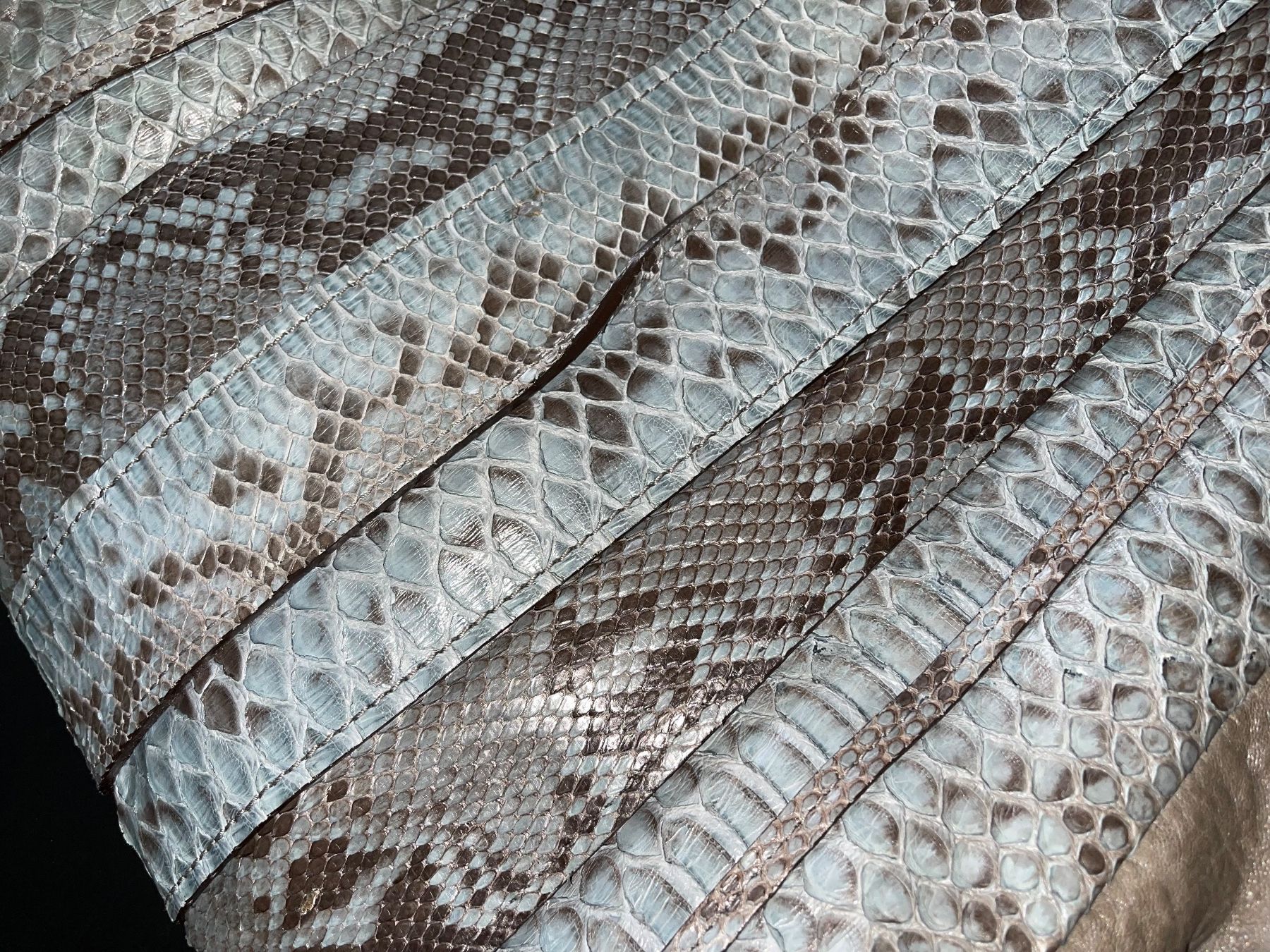 Chloé Sacs femmes: Chloé Heloise Grey Leather & Python Shopper Bag XL – Neuf (Voir description) à Birsfelden par Brut 7