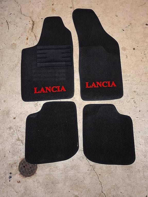 Tutti pezzi di ricambio auto: Massteppich Lancia Delta Integrale – Nuovo e nell'imballaggio originale da Luzern venduto da AlfaAlex