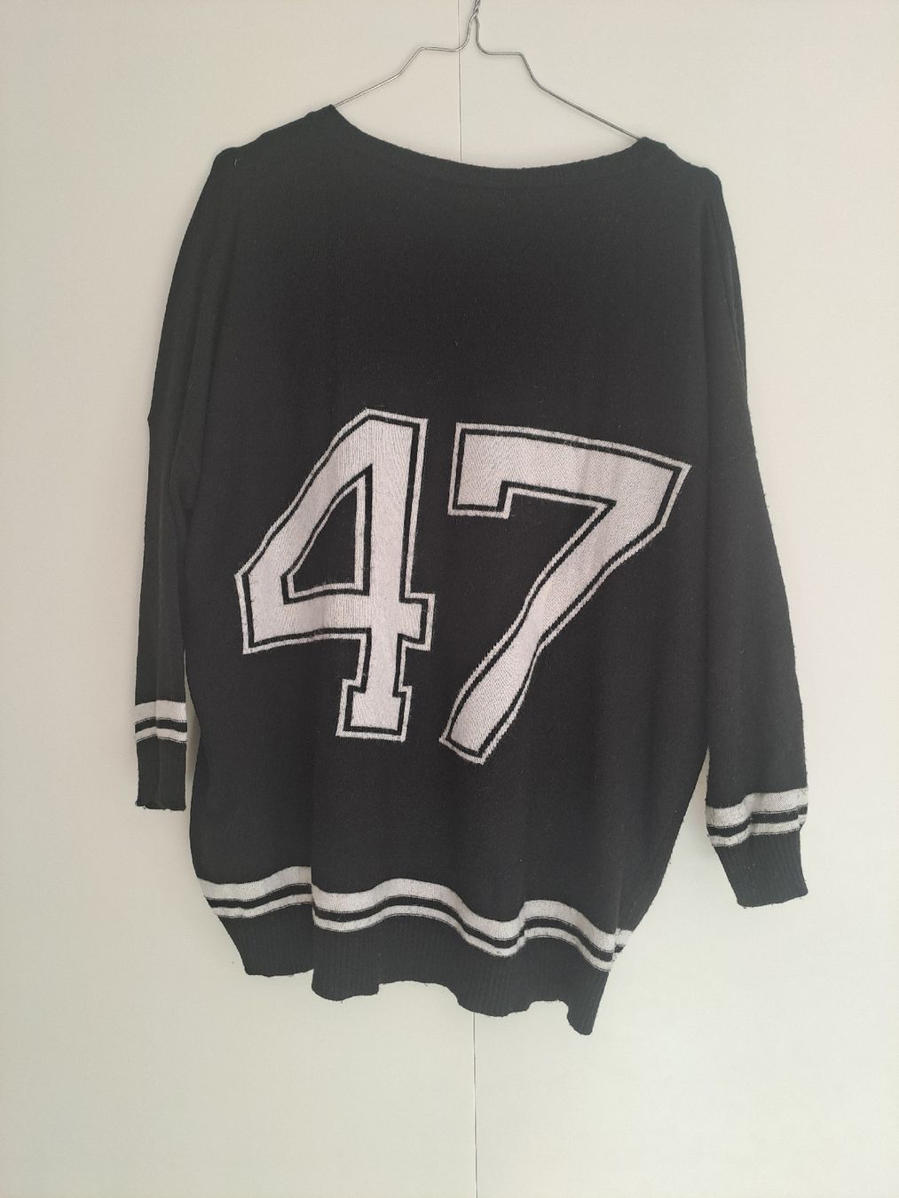Zara Maglioni & Felpe: Schwarzer Oversize Pullover M mit V-Ausschnitt, ubd Nr. 47 – Usato da Zürich venduto da jun_vh8f 2