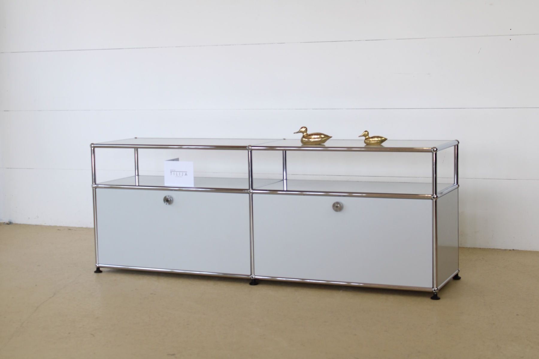 USM Mobili TV: USM Lowboard in Lichtgrau – Usato da Meinisberg venduto da atelier_TILIJA 5