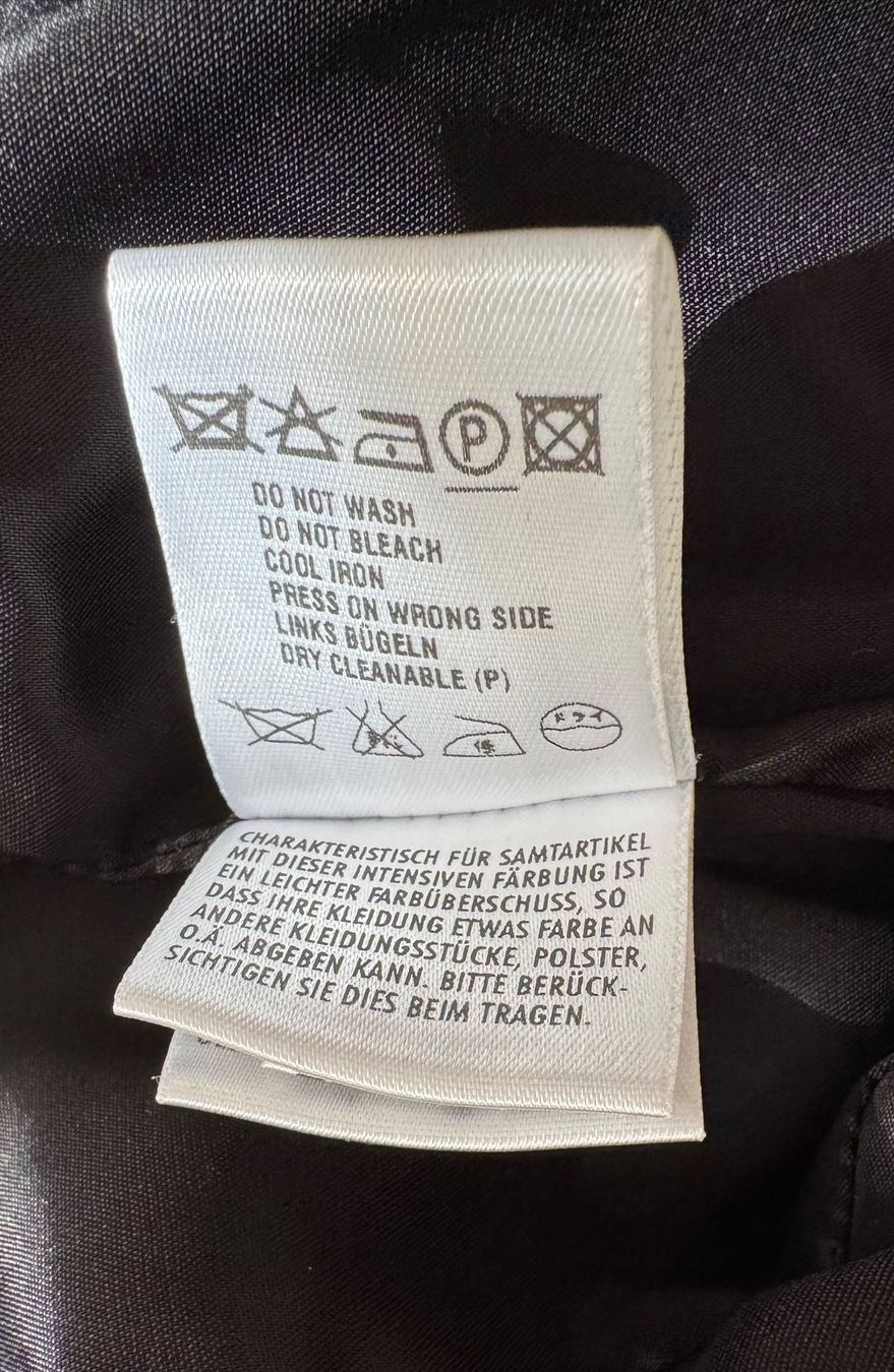 Escada Giacche: Escada Samt Blazer Schwarz mit Schleife Verschluss – Usato da Emmen venduto da sin_9c9b 4