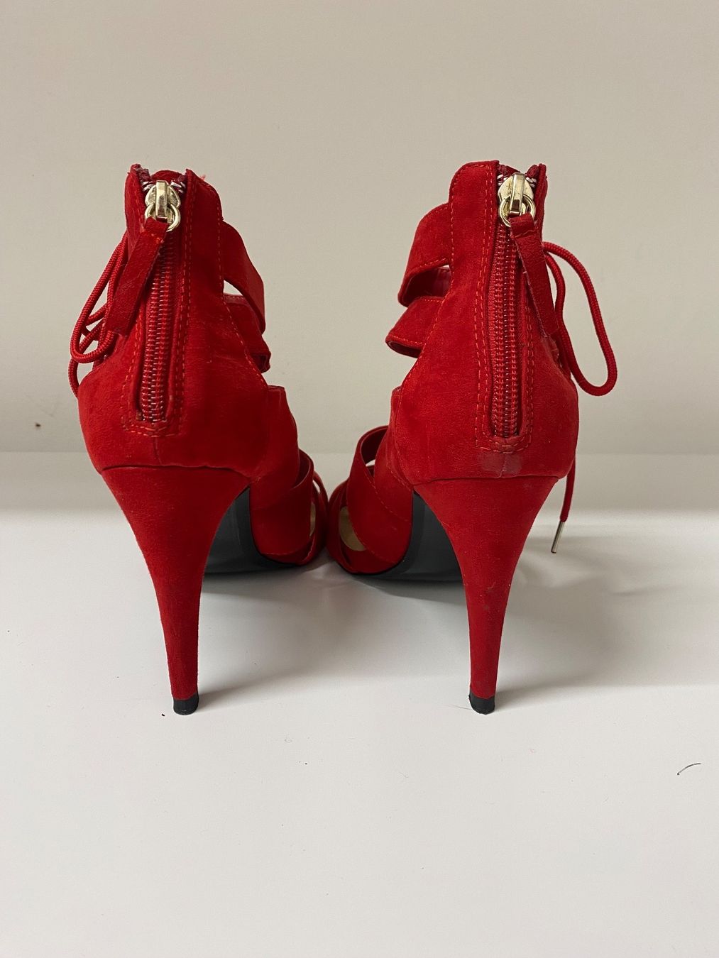 Bershka Damenschuhe: Bershka Pumps aus rotem Wildleder Größe 37 – Gebraucht aus Miécourt von Dinedine9494 3