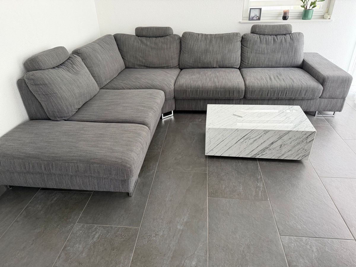 Divani: Gemütliches Ecksofa, grau, top Zustand!! – Nuovo (secondo la descrizione) da Zuchwil venduto da matsinho