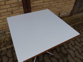 stabiler Esstisch (80*80cm)