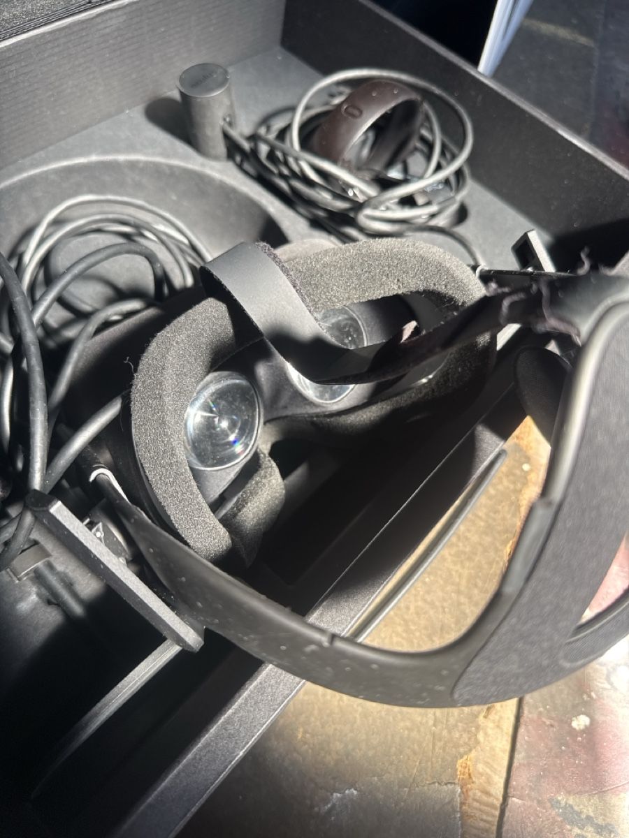 Meta Casque VR: Oculus Rift VR Headset  – D'occasion à Zürich par lia_5qjg 1