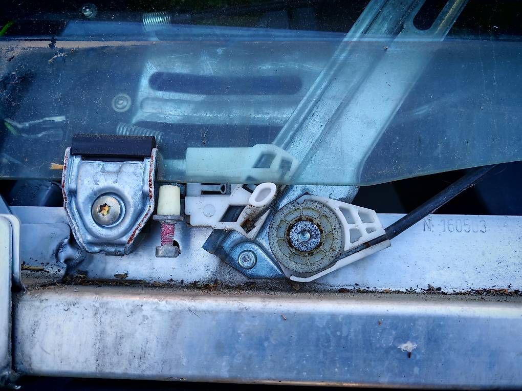 Smart Tutti pezzi di ricambio auto: Smart roadster porta sinistra – Usato da Cadenazzo venduto da Mulinacu 4