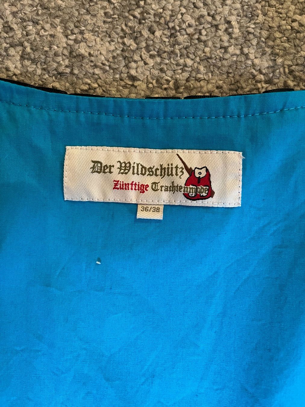 Costumi: Oktoberfest Dirndl Grösse 36 / 38 – Usato da Münchwilen TG venduto da Fearfactory 2