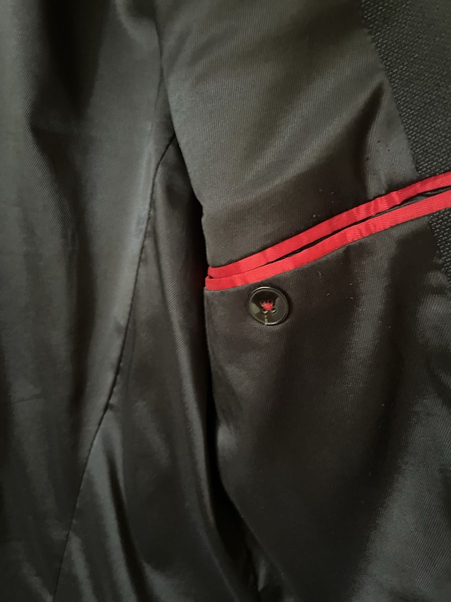 Hugo Boss Completi: Herren Anzug Hugo Boss dunkelgrau Grösse 44 – Usato da Adliswil venduto da maximiliann 2