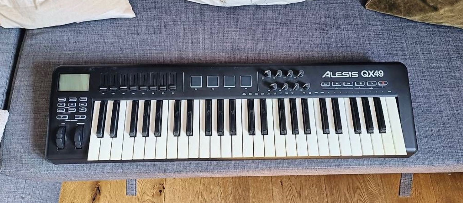 Strumenti musicali: Midi-Keyboard QX49 – Usato da Au ZH venduto da _SMI_ 2