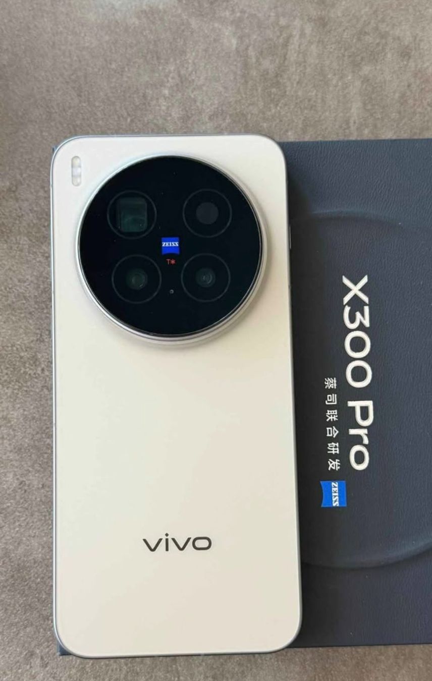 Vivo Telefoni cellulari / Smartphones: Vivo X300 Pro – Nuovo (secondo la descrizione) da Dietikon venduto da fai_fx67 2