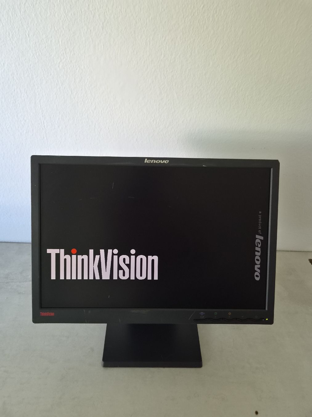 Lenovo Monitore: Lenovo ThinkVision 19" Monitor L197WA – Gebraucht aus SCHAFFHAUSEN von Atami99