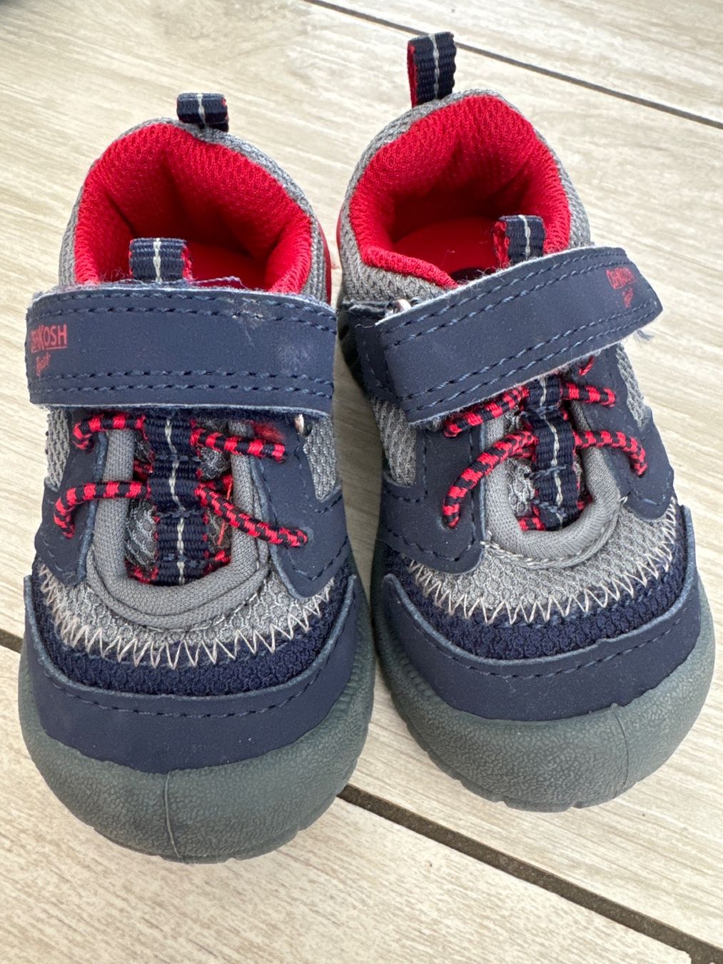 Oshkosh Scarpe da uomo: Oshkosh Turnschuhe Gr 19, 11.4cm – Nuovo (secondo la descrizione) da Gelterkinden venduto da Familienferien