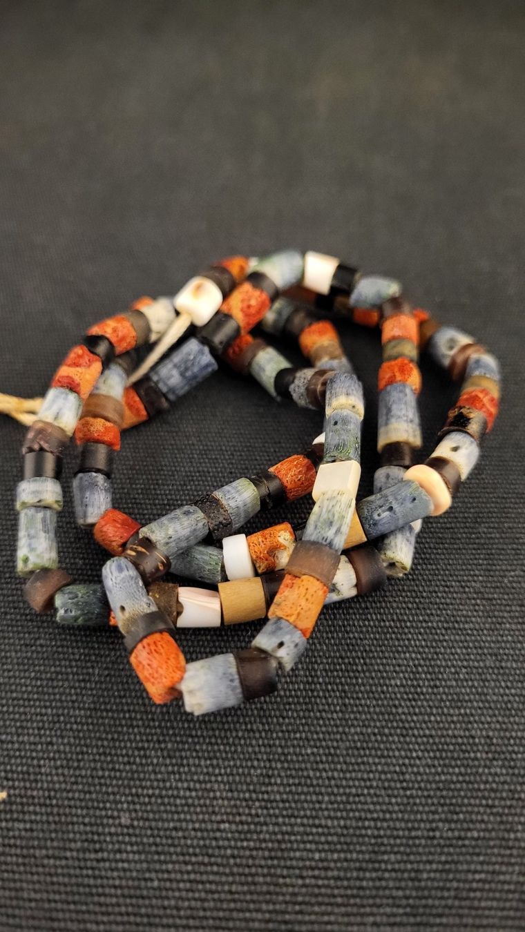 Catenine: Korallen-Kette Vintage bunt – Usato da Basel venduto da spinne02 2