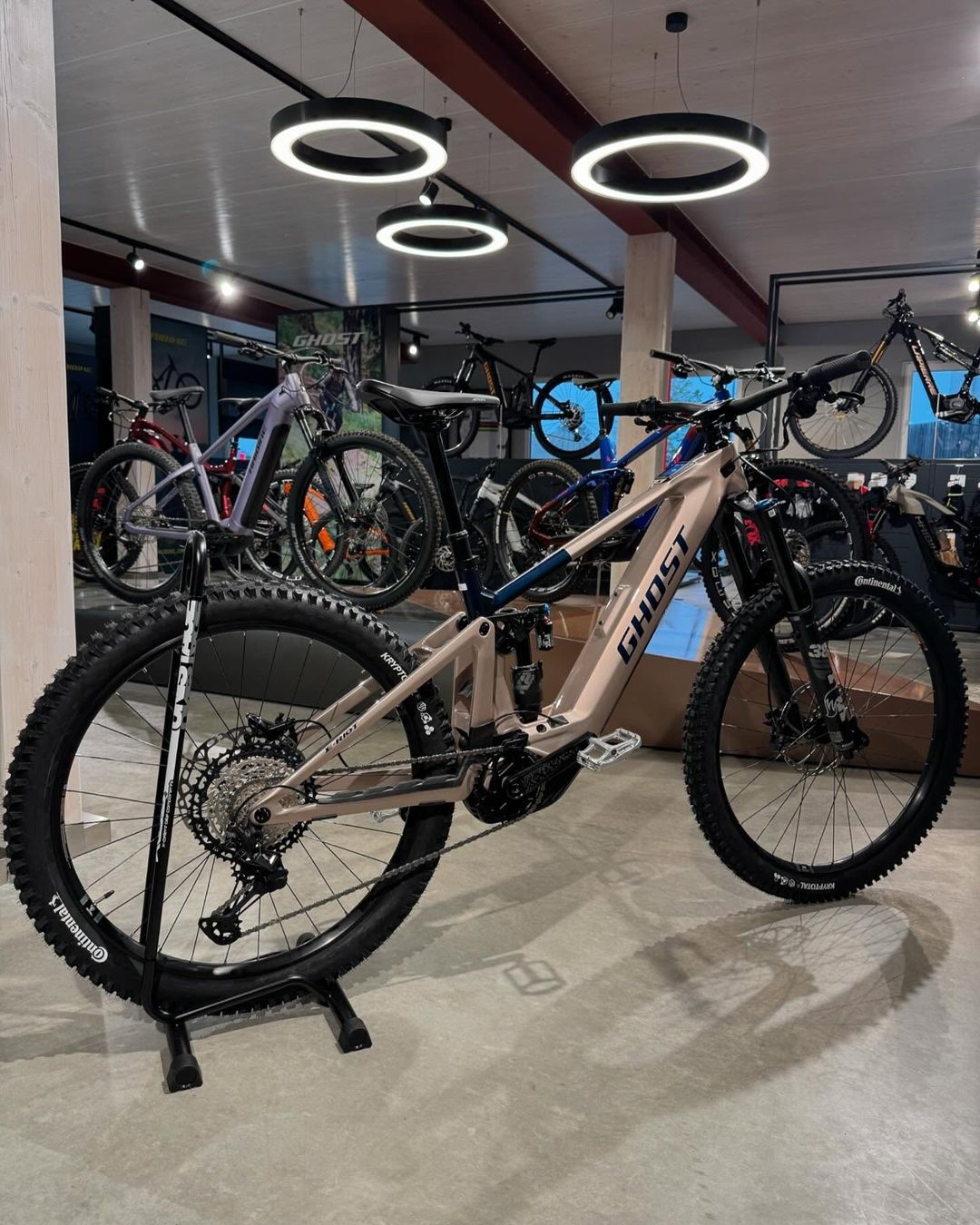 Ghost Biciclette: GHOST E-MTB E-RIOT CF PRO TOP !!! NP CHF 8'500 – Usato da Wildegg venduto da Swiss.Olympia 1