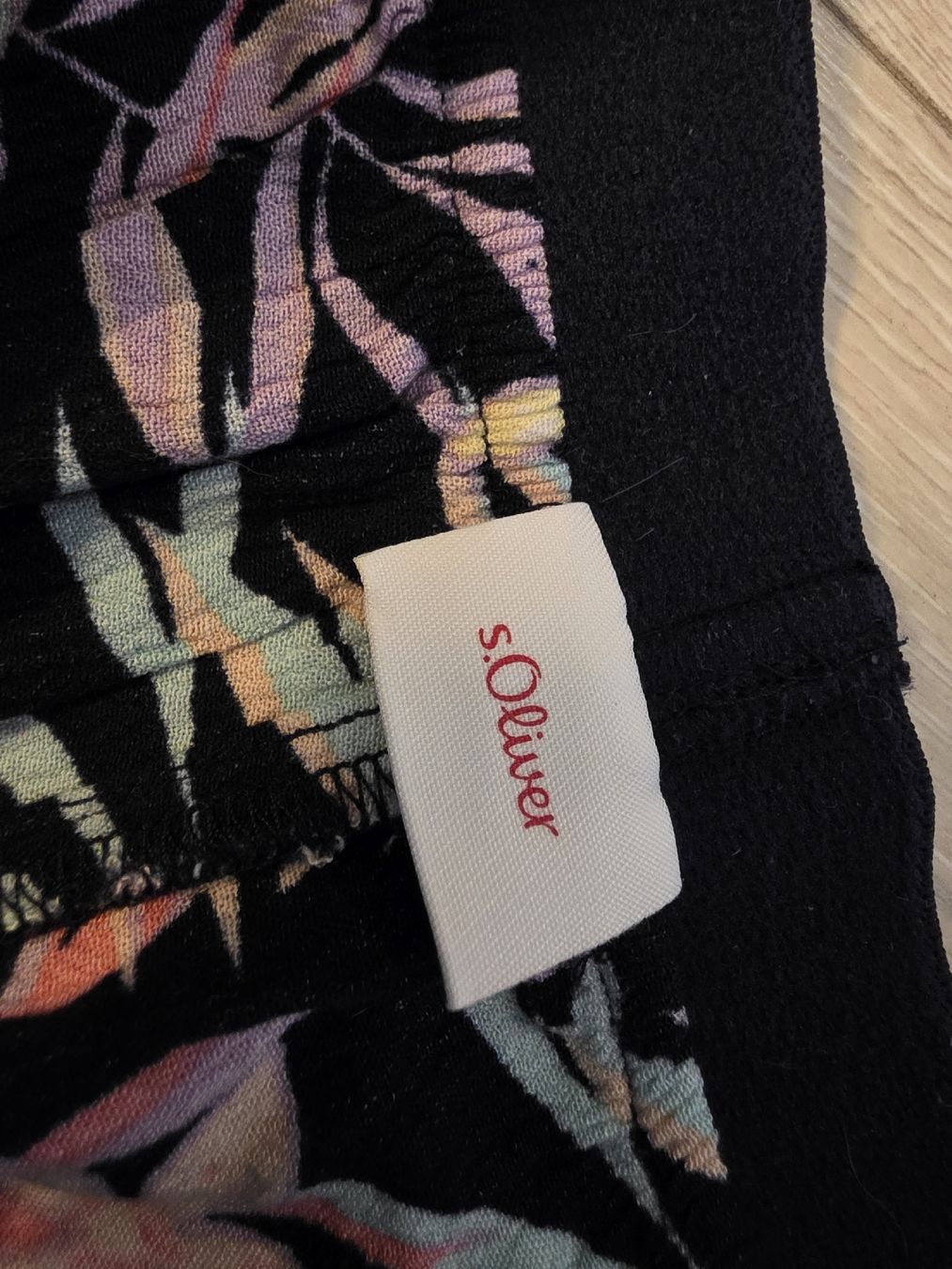 S.Oliver Pantalons: Hosen weit gemustert Grösse 140 s.Oliver – D'occasion à Wigoltingen par Zuckerfee84 1