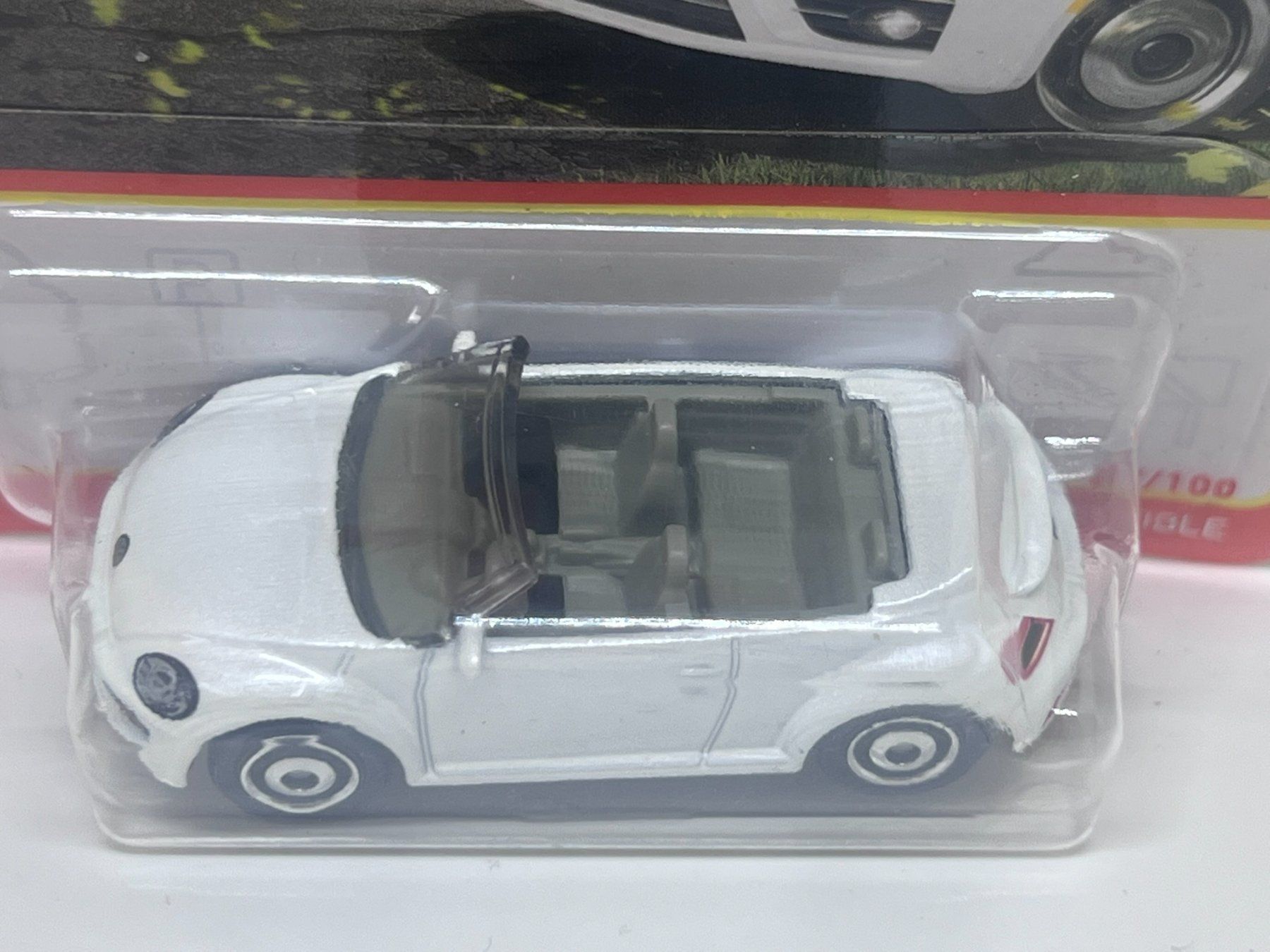 Matchbox Modellini d'auto: Matchbox 2019 VW Beetle Convertible – Nuovo e nell'imballaggio originale da Wildegg venduto da LaaBoutique 2