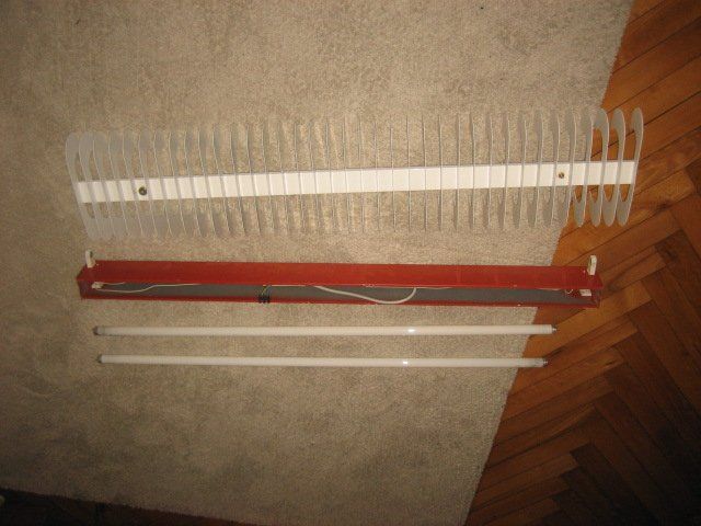 Kronleuchter & Deckenlampen: Retro Deckenleuchte weiss/rot 70er Jahre – Gebraucht aus Winterthur von Lunaticalpha1 5