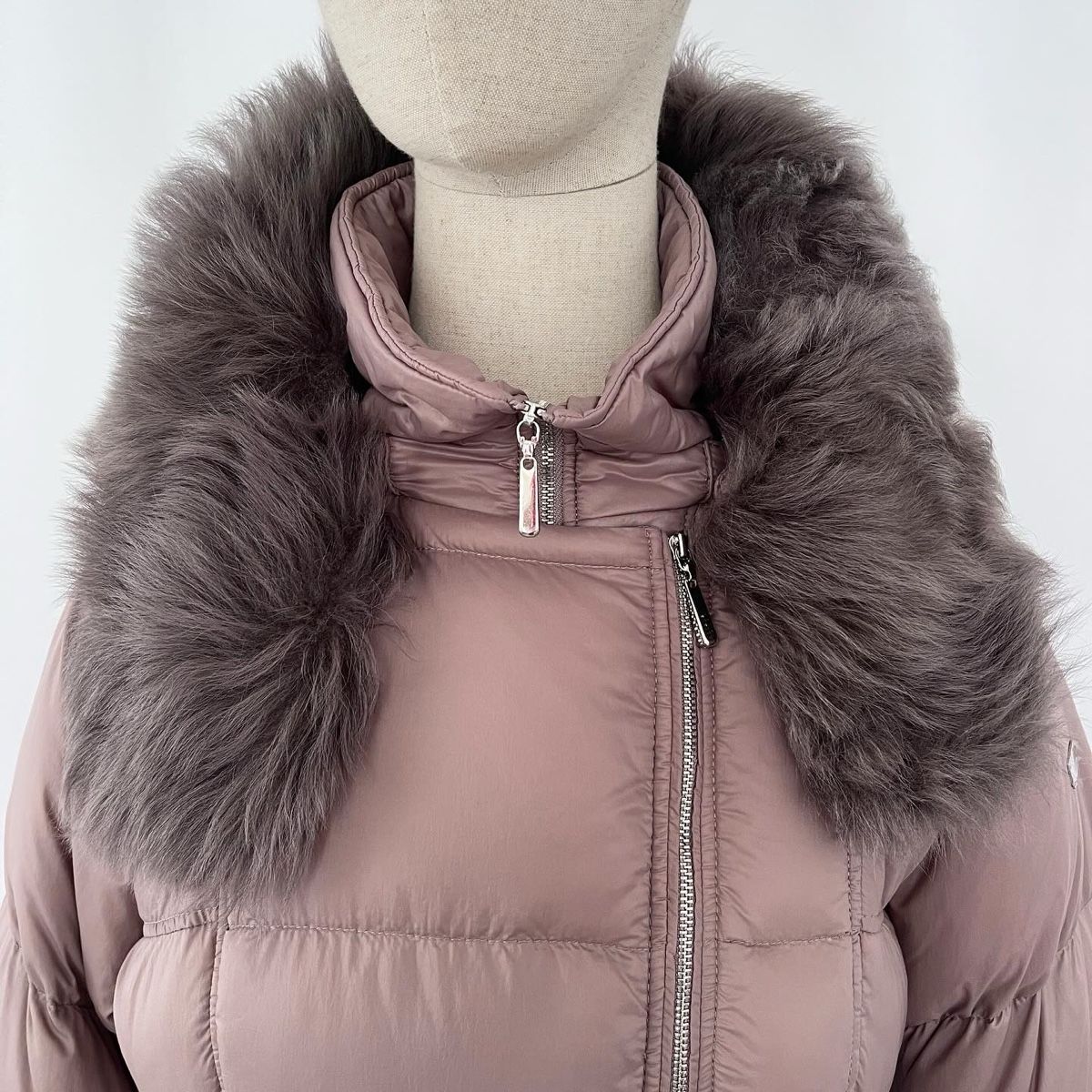 Escada Giacche: ESCADA SPORT Down Jacket – Nuovo (secondo la descrizione) da Emmen venduto da Avviivva_Com2023 1