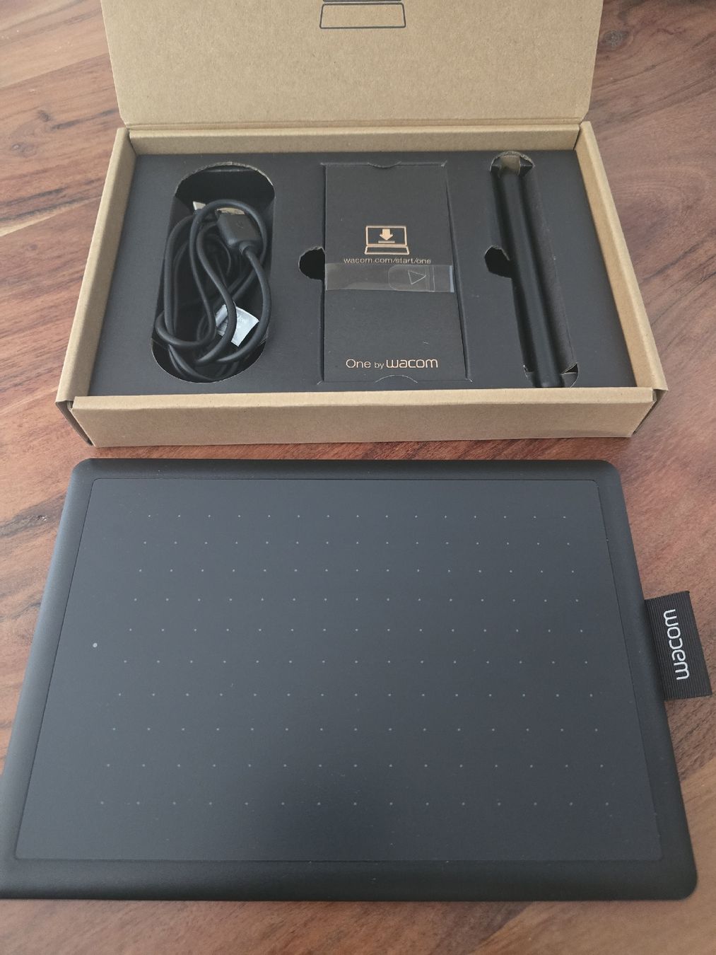 Wacom Tablet PC: Zeichenbrett One by Wacom mit Stift neuwertig – Neu (gemäss Beschreibung) aus Koppigen von P4NI_CH