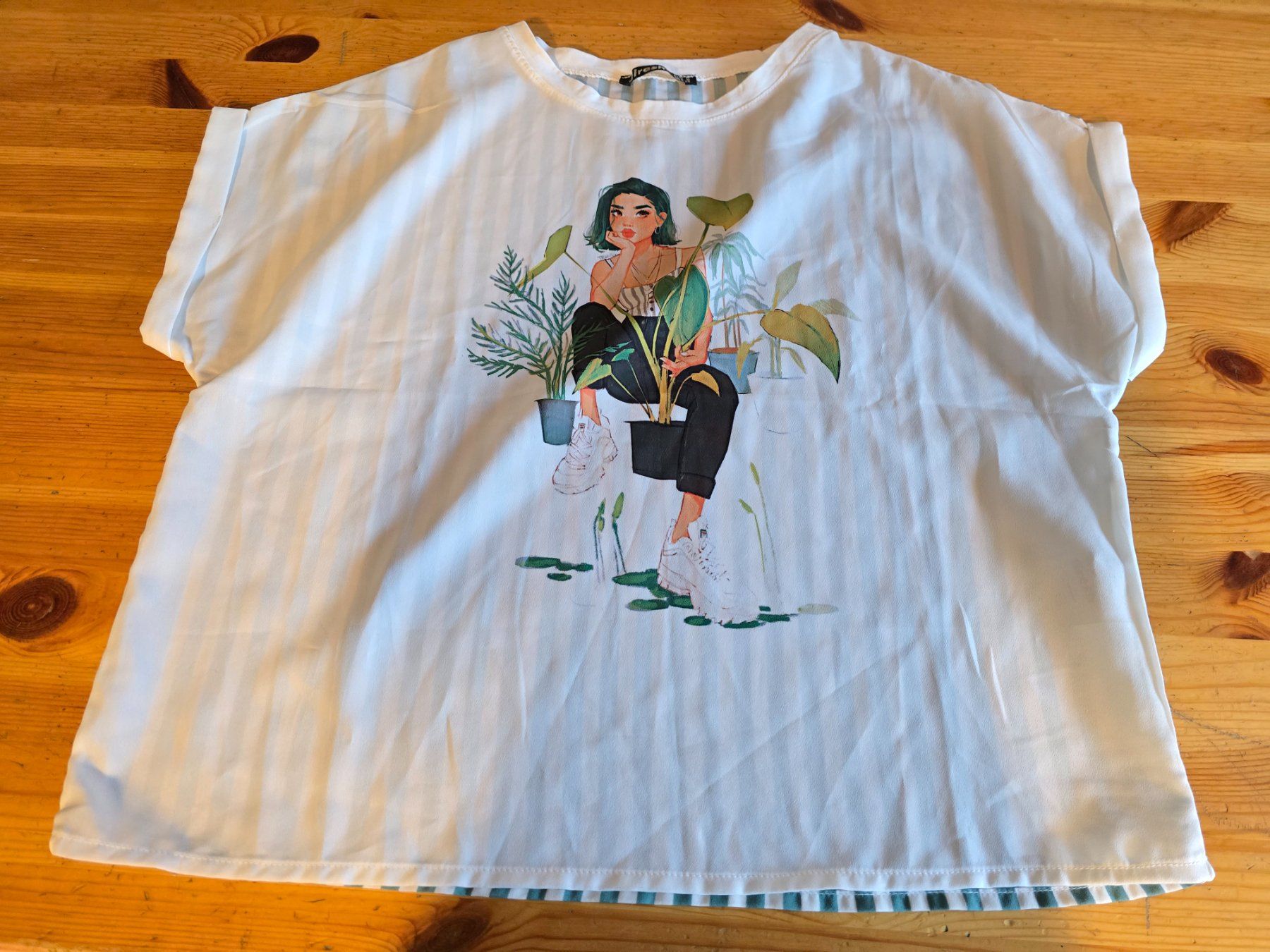 Camicette, T-shirt & Top: T shirt – Nuovo (secondo la descrizione) da Matten b. Interlaken venduto da goldhase02