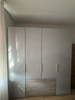 Kleiderschrank weiss grau mit Schubladen guter Zustand