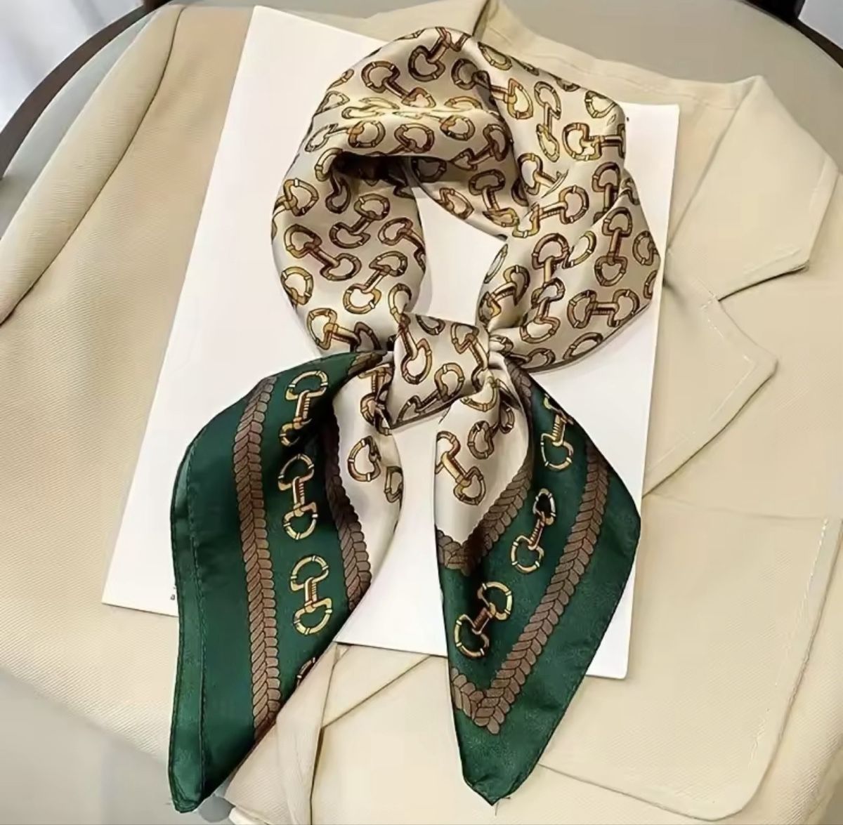 Foulards & écharpes: Foulard – Neuf avec emballage d'origine à Châtel-St-Denis par Montclair_Swiss 3