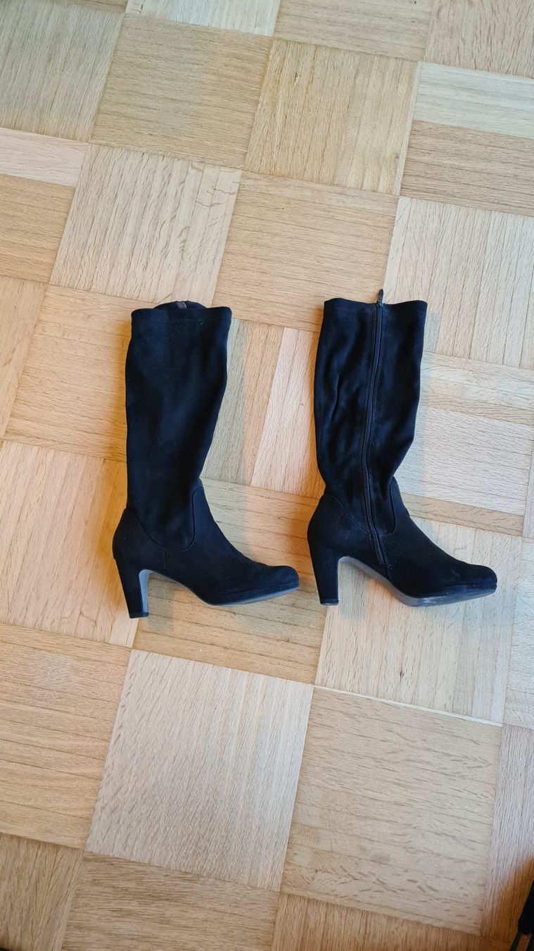 Scarpe da donna: Bottes en daim noires élégantes, taille 39. – Usato da Pully venduto da arn_89gc 2
