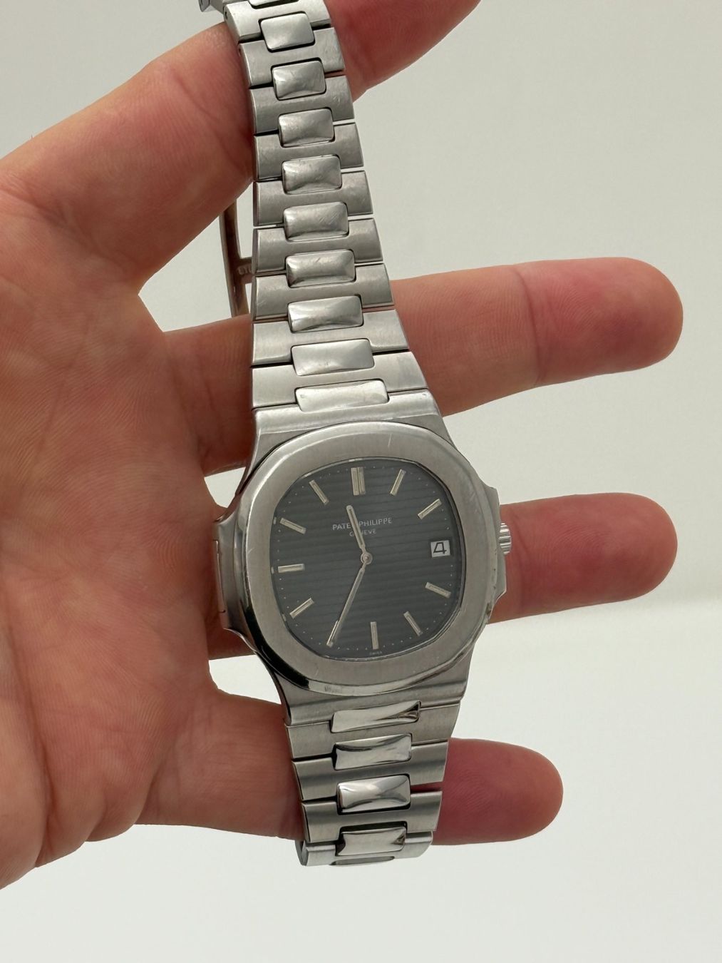 Patek Philippe Orologi: Patek Philippe Nautilus 3700 – Usato da Erlenbach ZH venduto da iLuxury 5