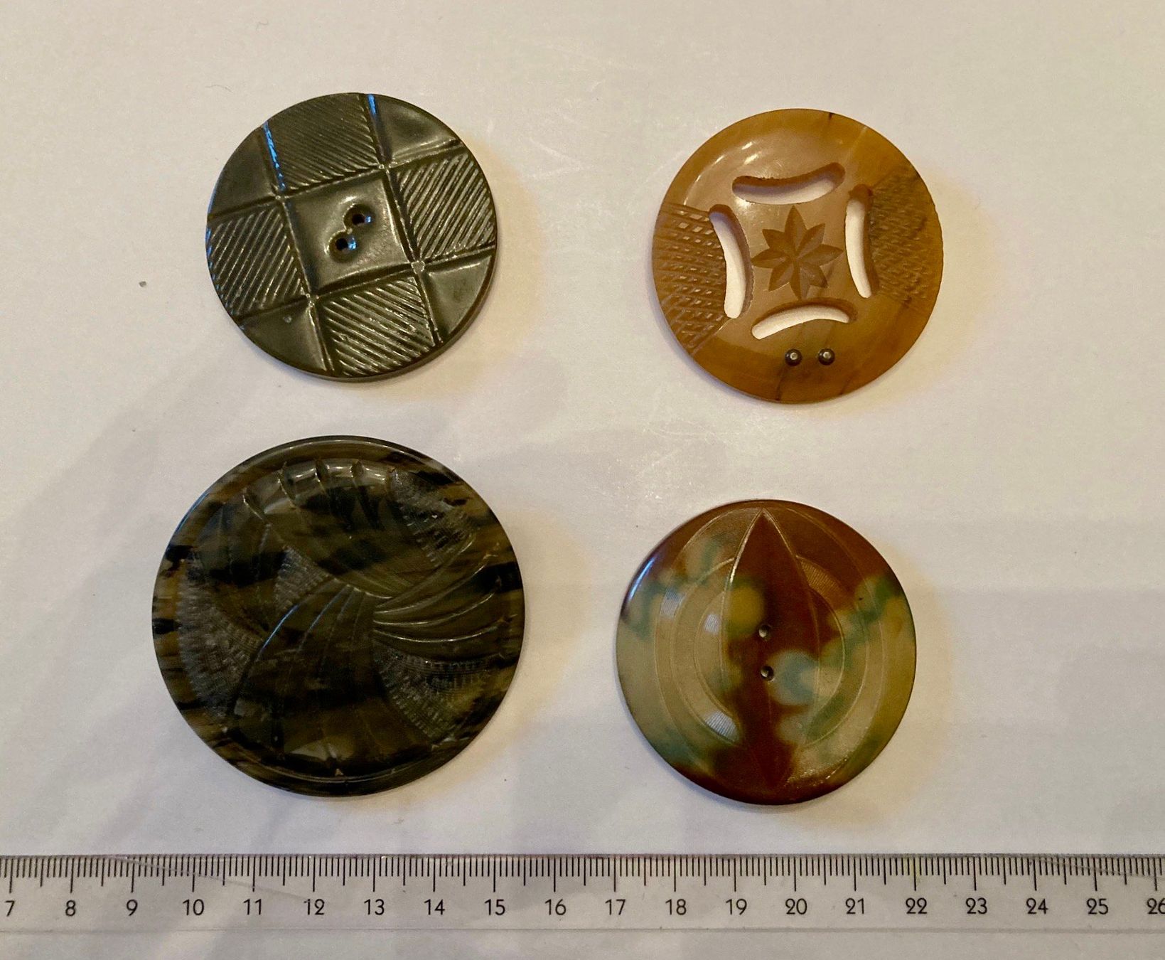 Knöpfe: Knöpfe Vintage, GROSS, 4 Stk. – Gebraucht aus Zürich von cornetto55 1