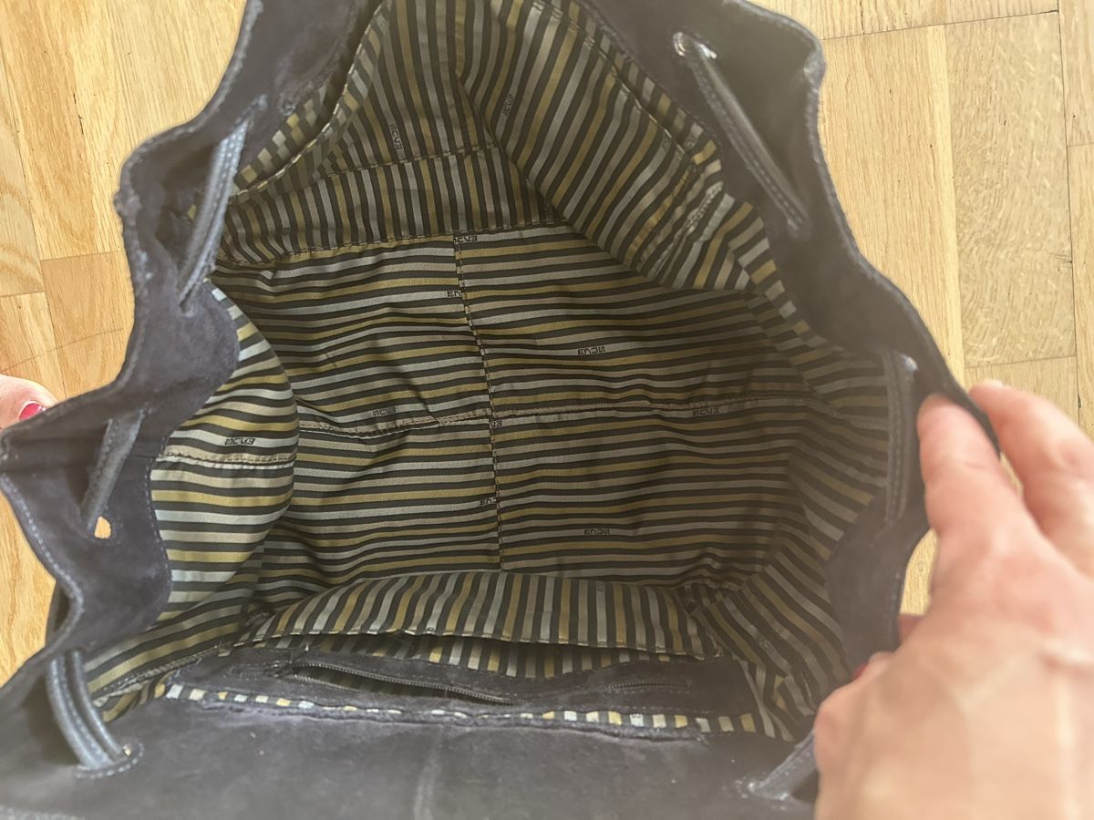 Mjus Borse da donna: Dunkelblaue Wildledertasche von Mjus – Usato da Aarberg venduto da lep_qc92 3