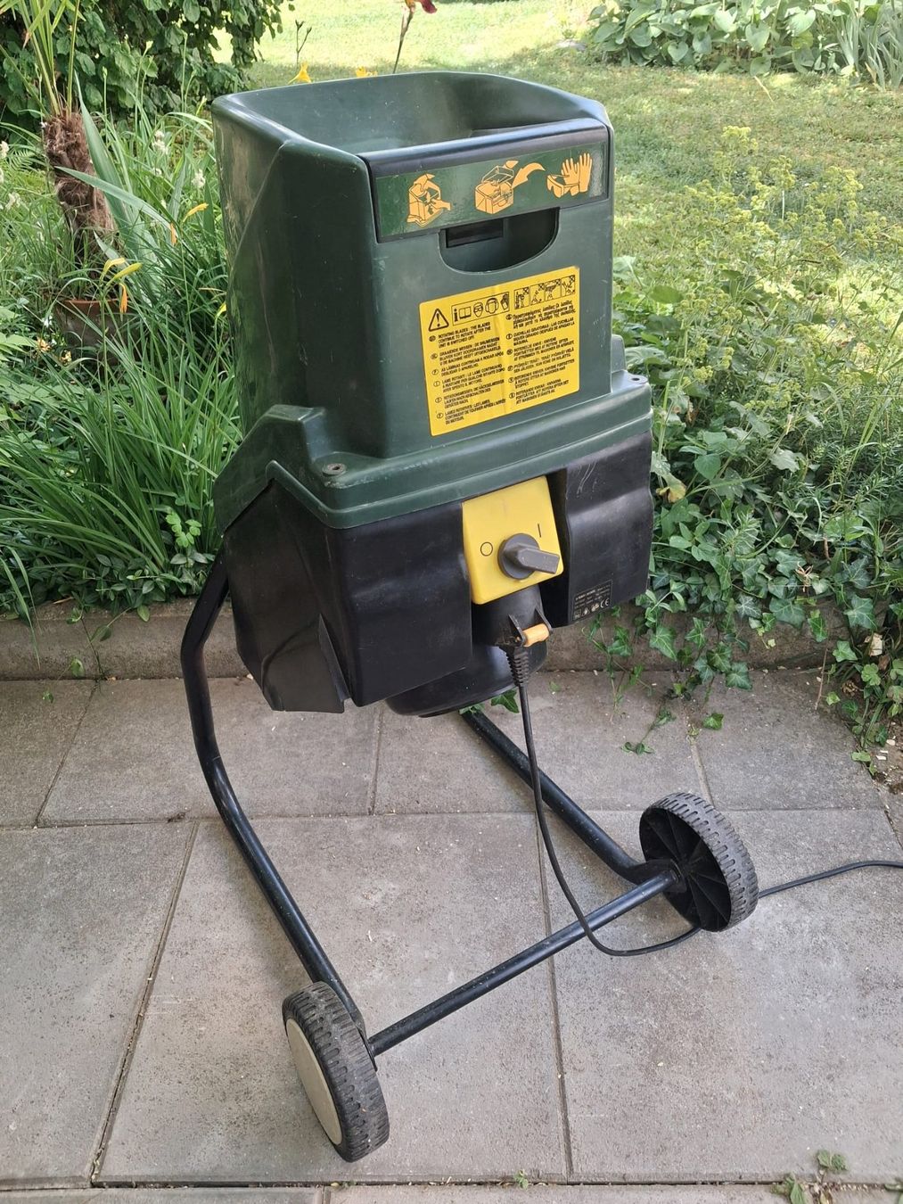 Trinciatrici: Black+Decker Häcksler 37 mm GA1800E – Usato da Winterthur venduto da mar_jwg7 3