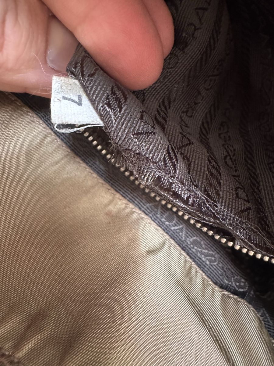 Prada Borse da donna: PRADA vintage bag from Y2K era – Usato da Bern venduto da ili_bg5s 7