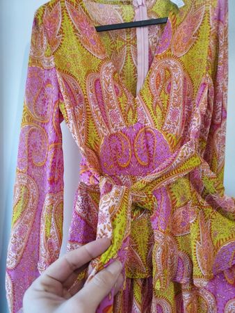 Combinaison d'été Jamais portée, taille S, motifs fleuris🌸?