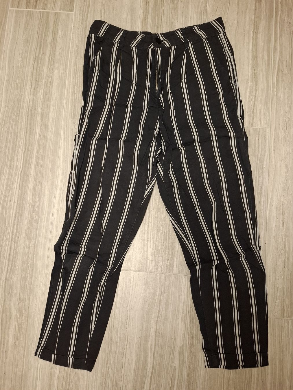 Pantaloni: pantalon rayé taille M – Usato da Ecublens FR venduto da ame_y8tq