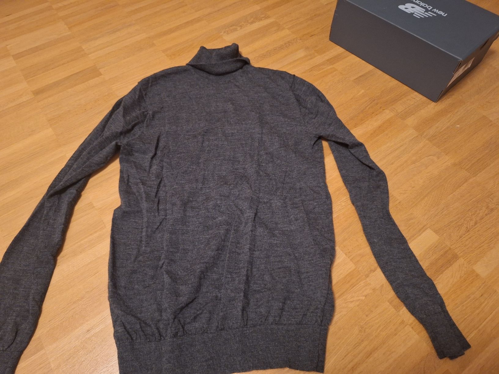 Maglioni & Felpe: Rolli Pullover 100% Merinowolle grau Grösse M – Usato da Riehen venduto da Mamestra
