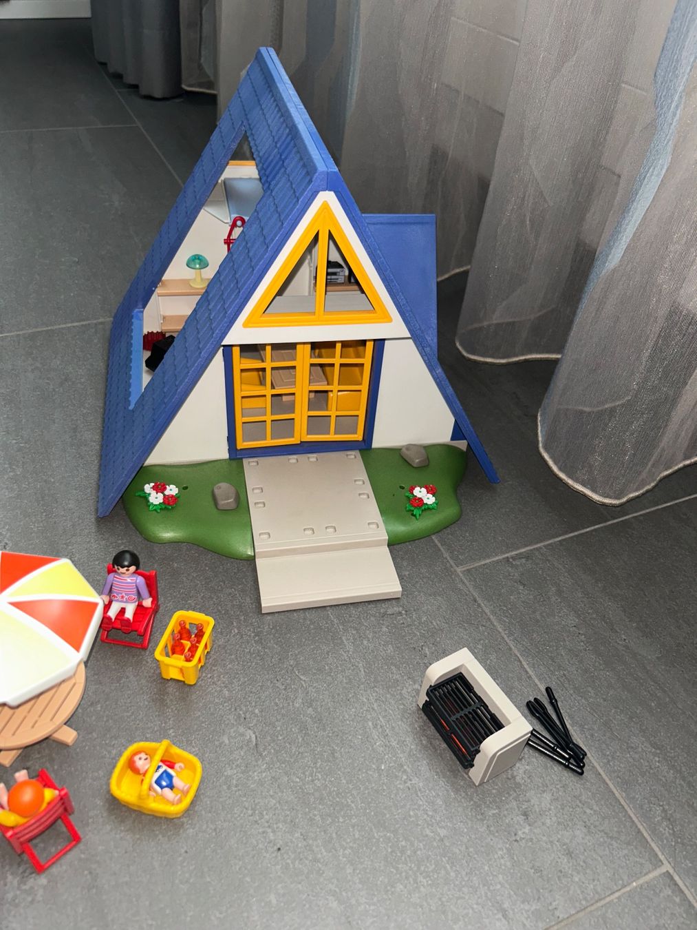 Playmobil Spielzeuge: Playmobil Ferienhaus/Haus – Gebraucht aus Safenwil von 2hand_aber_wertvoll