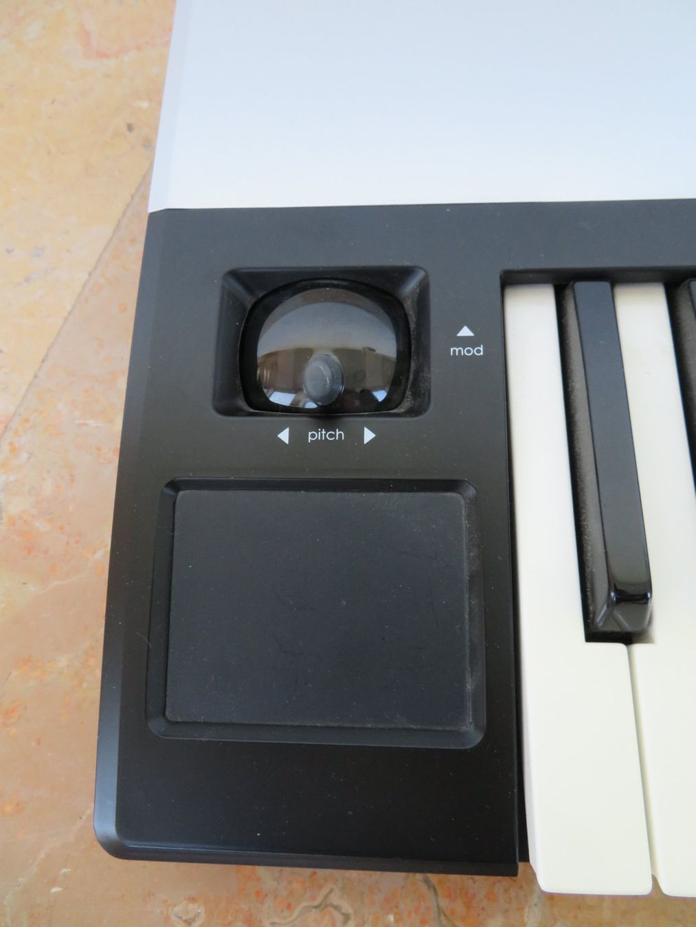 Novation Console di mixaggio: Novation 61SL MkII Midikeyboard – Usato da Reinach BL venduto da WBZ-Flohmarkt 4