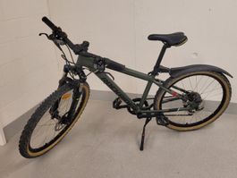Mountainbike Rockrider grün, Scheibenbremsen, Front gefedert