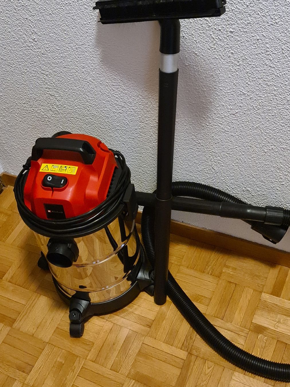 Einhell Staubsauger & Zubehör: Einhell Nass-Trockensauger TC-VC 1820 S – Neu (gemäss Beschreibung) aus Thun von erh_fs86