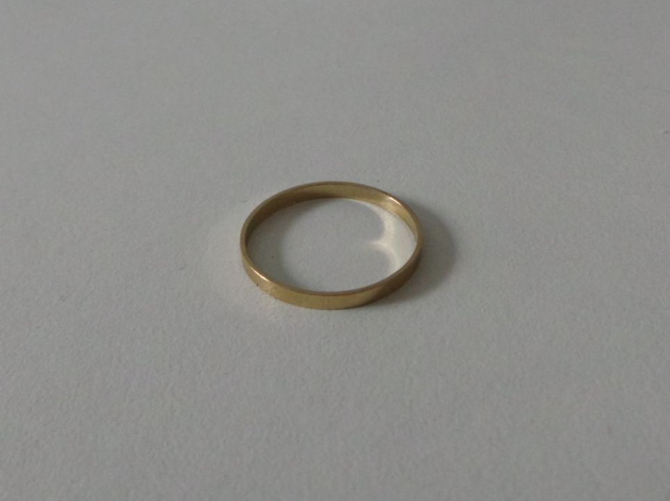 Ringe: Ring goldarbig, schlicht, Höhe ca. 2 mm, U53 – Neu (gemäss Beschreibung) aus Flamatt von Tattoo18