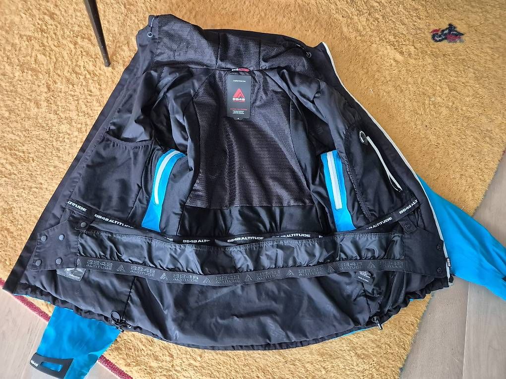 Giacche: Veste M  – Usato da uvrier venduto da lil_6npj 2