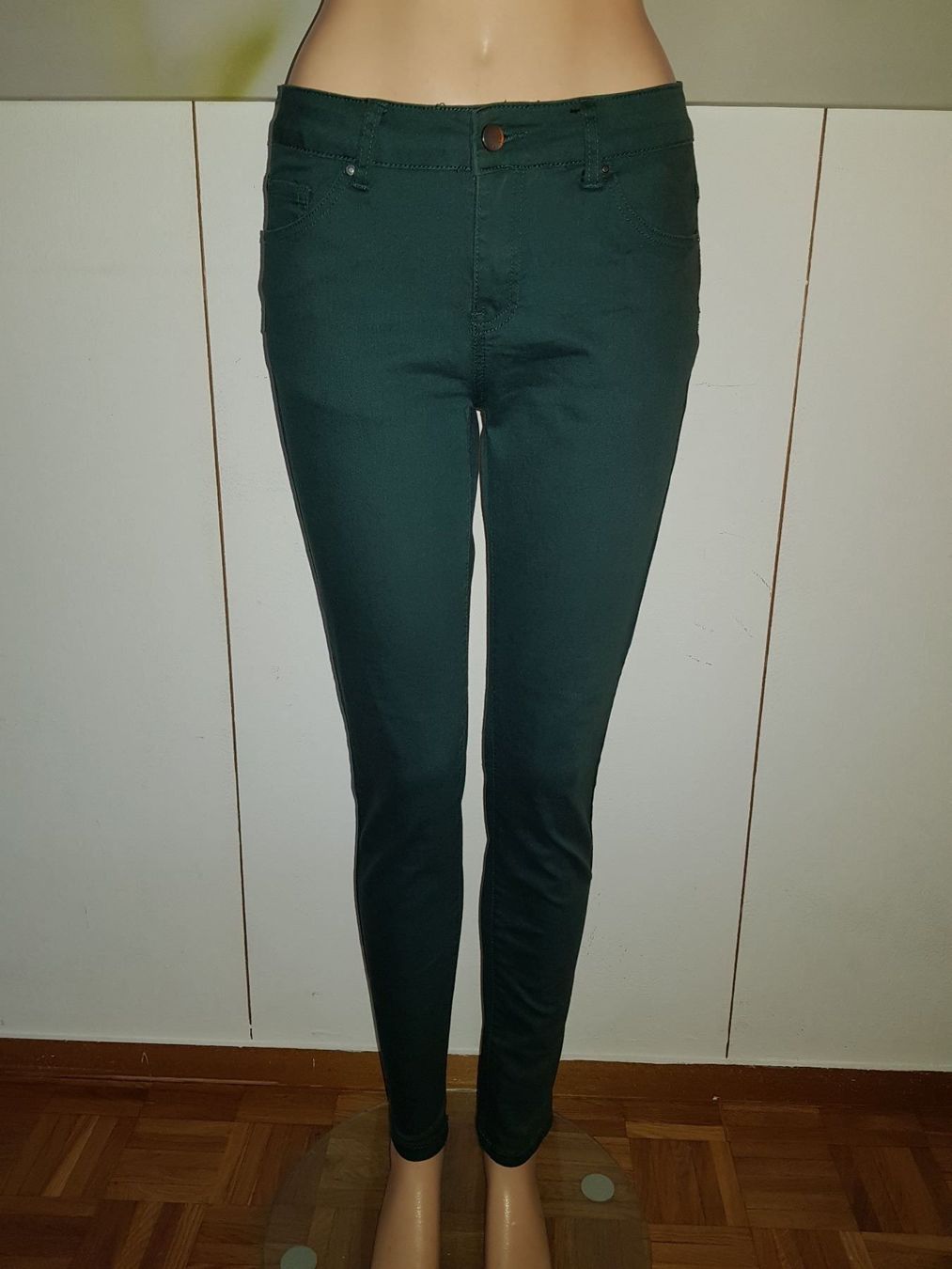 Jeans: Jeans CHICOREE    Taille/Grosse S – Usato da Cossonay-ville venduto da Super-Price-Quality
